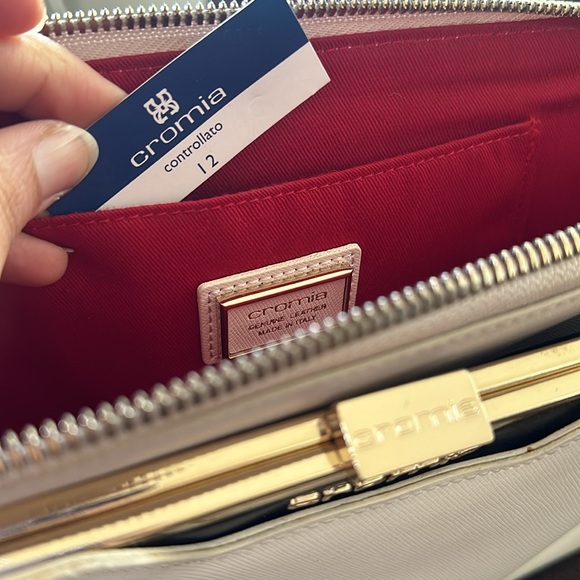 CROMIA Leather Chain Shoulder Bag white color - Picture 15 of 17